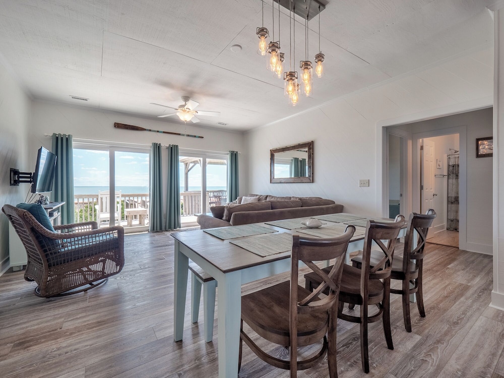 Green Dolphin by Topsail Realty