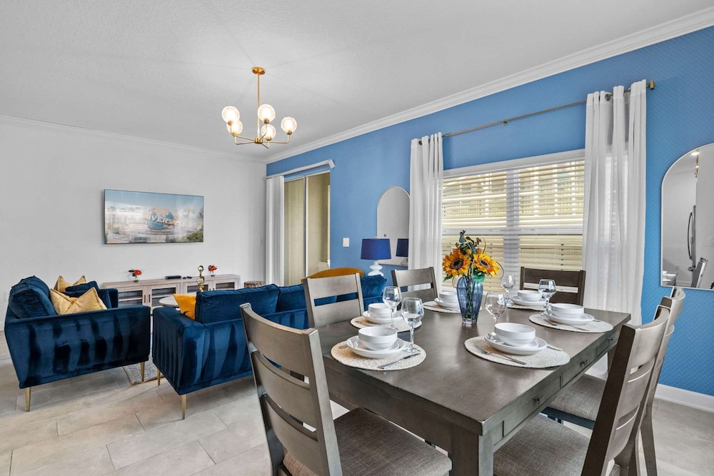 Gorgeous 5bed TH Close to Disney Water Park