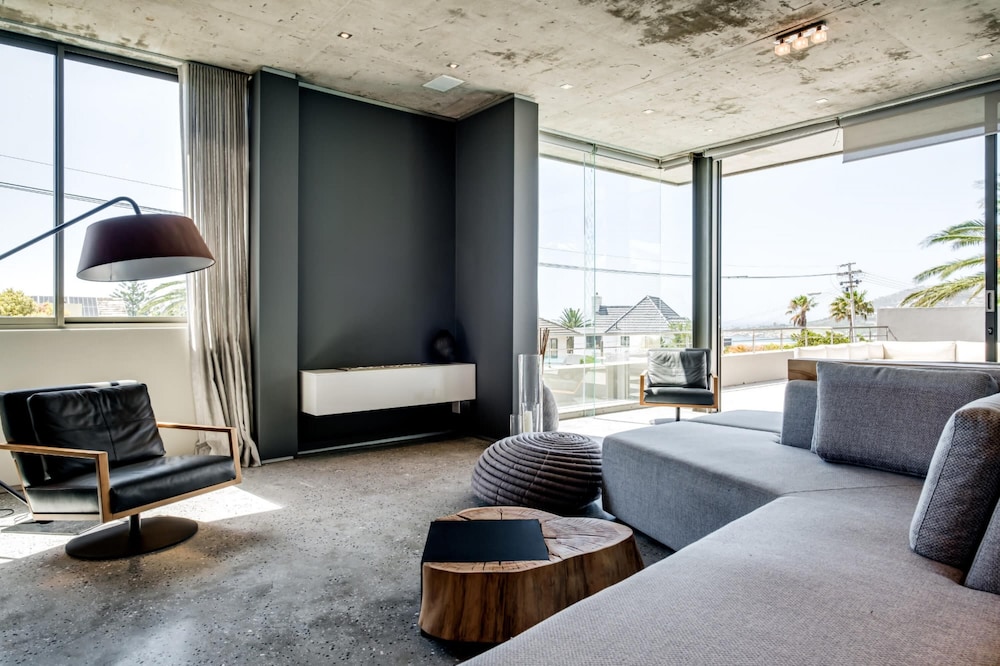 Exquisite Modern Camps Bay Villa Hove Villa