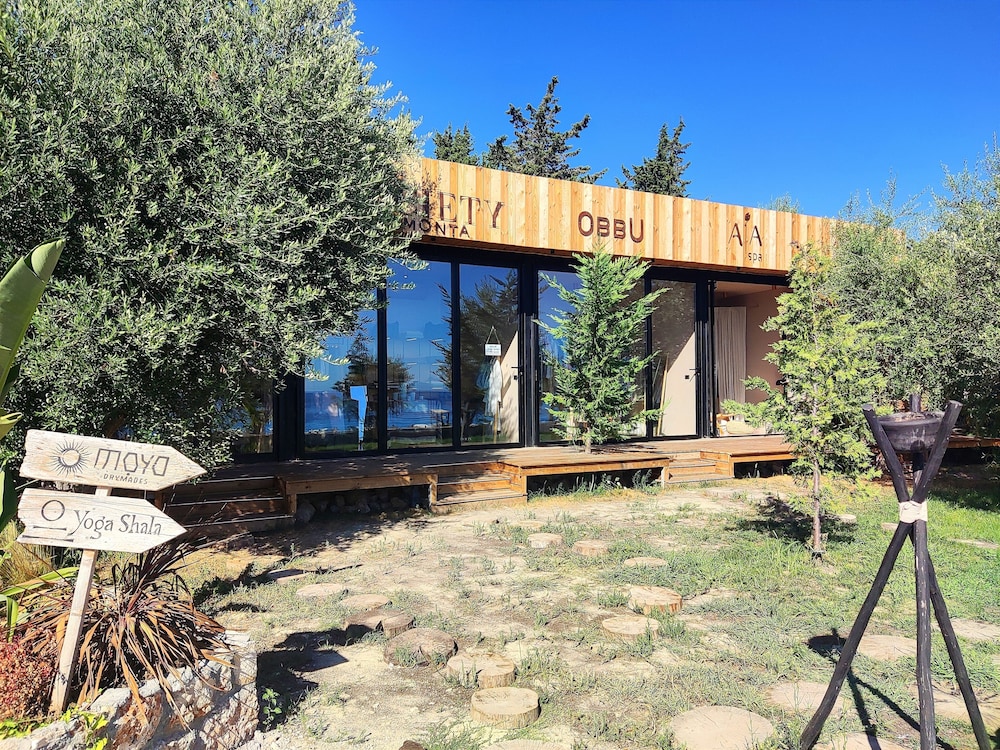 Olea Residence, Luxury sea View Apartment With Private Beach