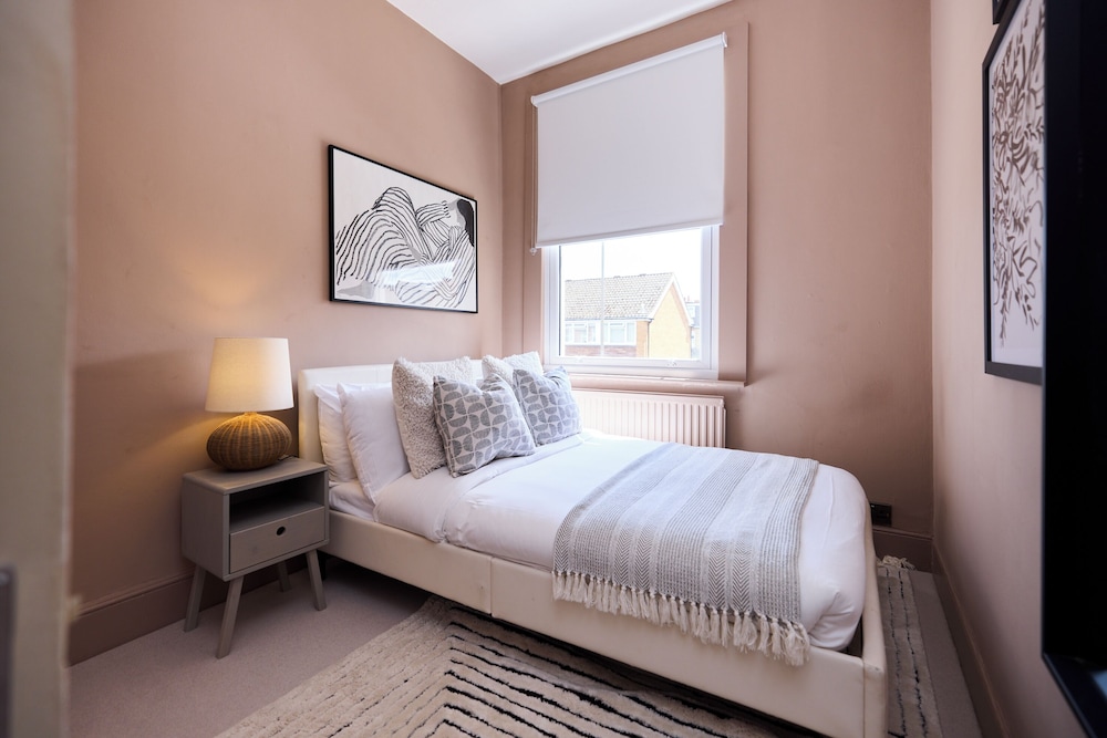 The Earlsfield Flat