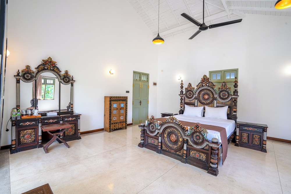 Amara Chairmans Bungalow