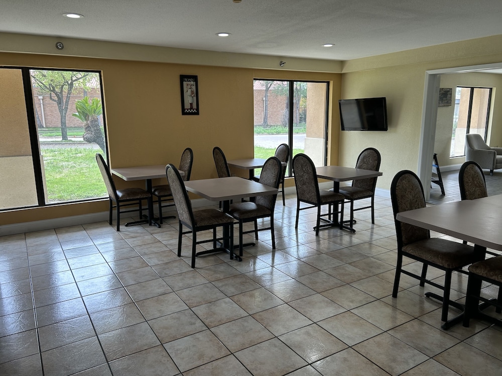 Rodeway Inn & Suites Highway 290 Northwest, Foto 17