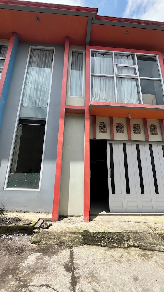 Rees Cabin & Homestay