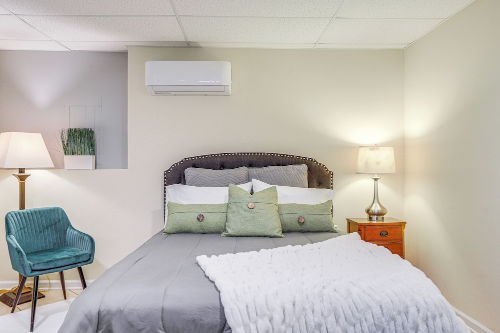 Cozy Jonesboro Studio w/ Patio ~ 22 Mi to Atlanta!