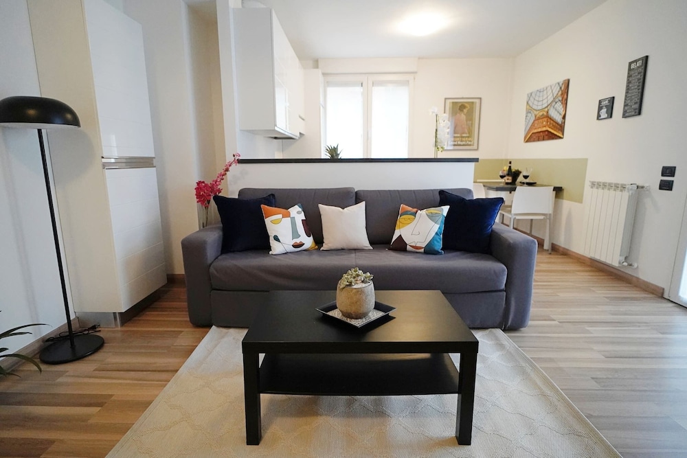 Rentopolis Apartments - Palazzo Candiani