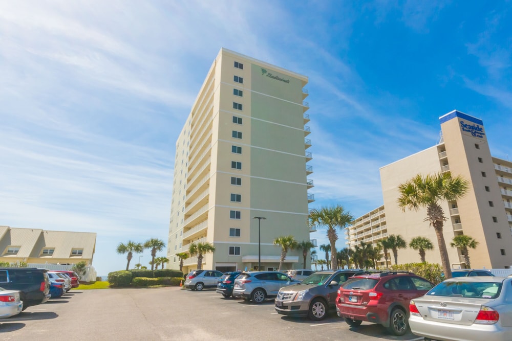Tradewinds Condos by Hosteeva