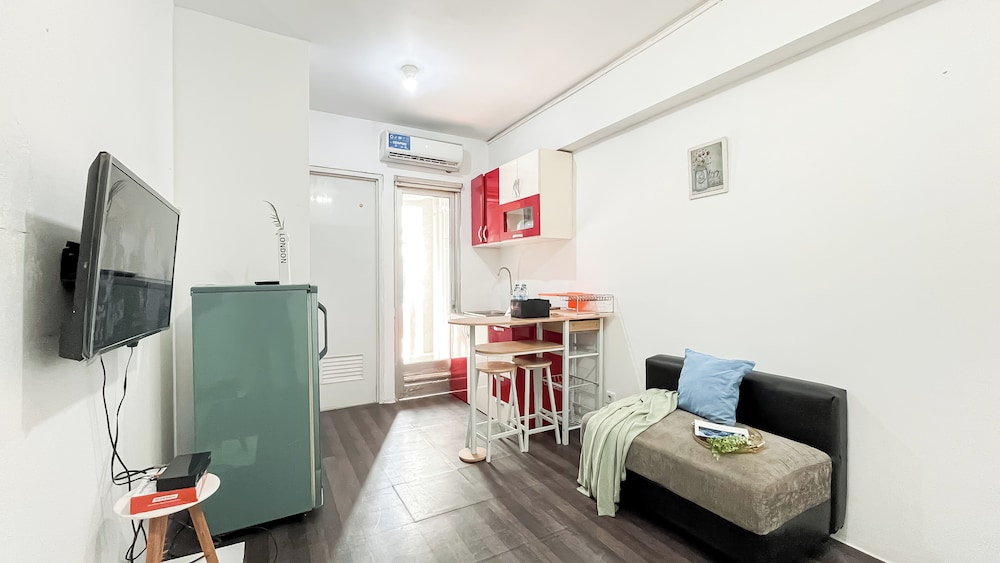 Warm And Homey 2Br Apartment At Green Bay Pluit