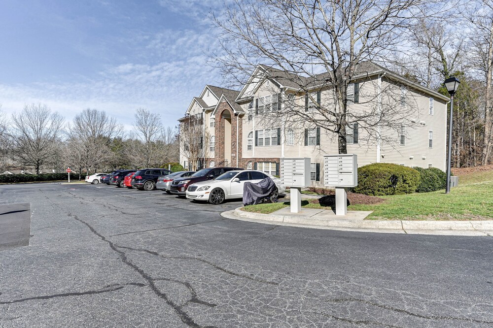 Winston-salem Condo w/ Balcony: Steps to Golf! view 2
