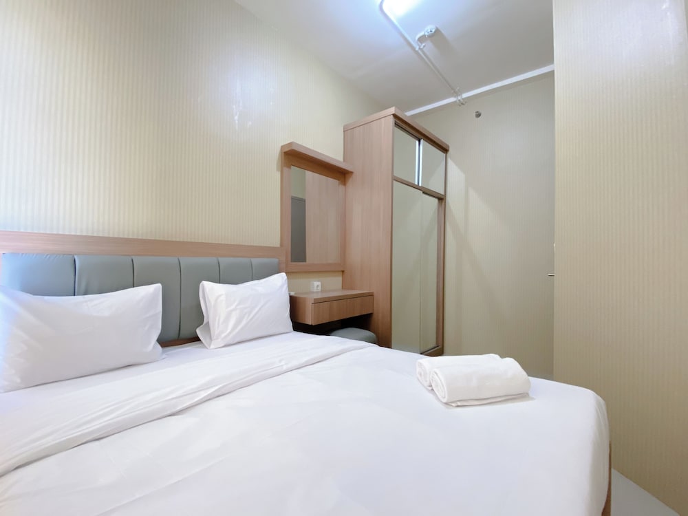 Minimalist And Enjoy Living 1Br Vasanta Innopark Apartment