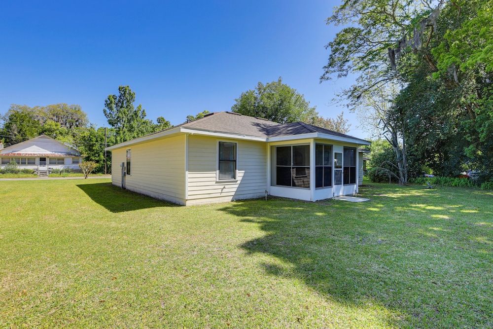Gainesville Vacation Rental < 1 Mi to UF Campus! view 2