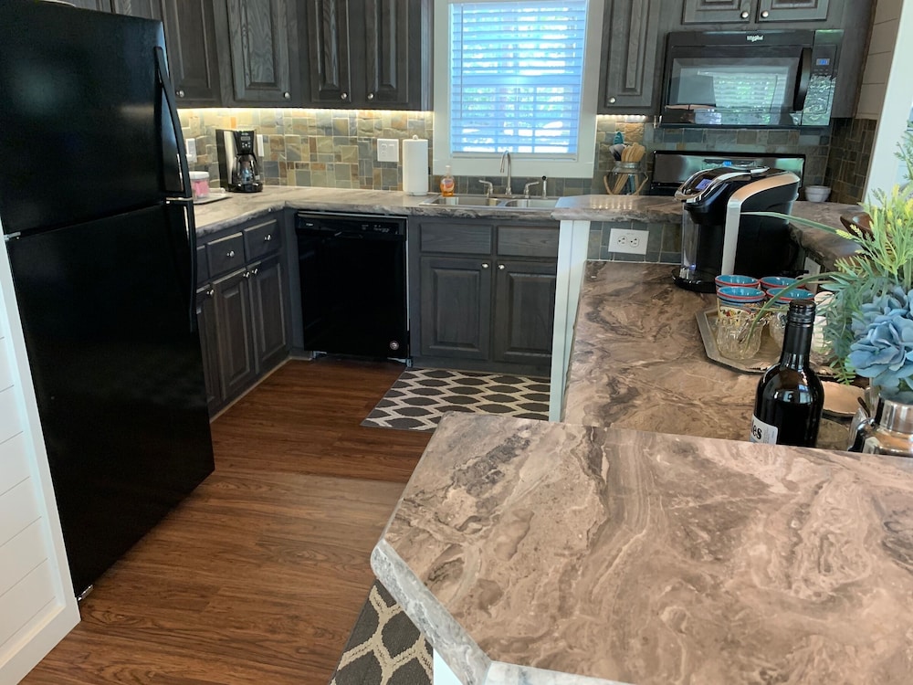 Magnolia Gem With Private Grill and Free Wifi by Redawning view 4