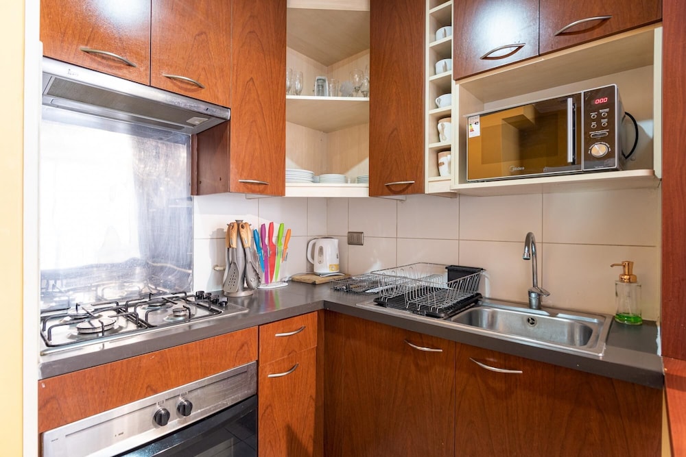 Urban Forest- 1BR Metro Wifi Pool Gym Mall