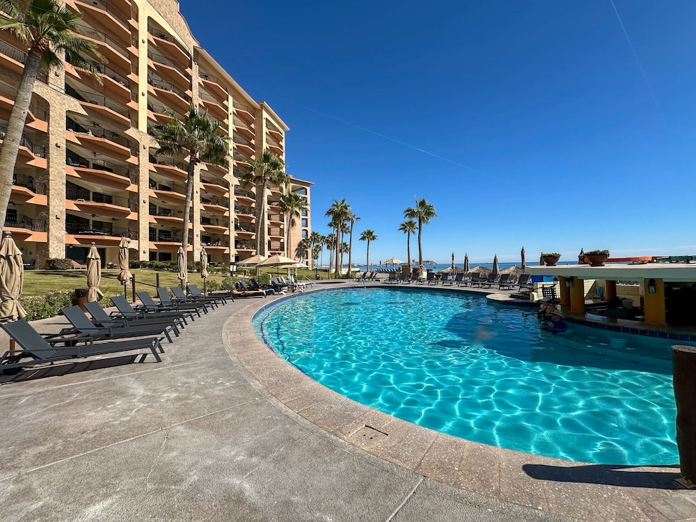 Steps to Sandy Beach Pool Renovated 2BR Condo