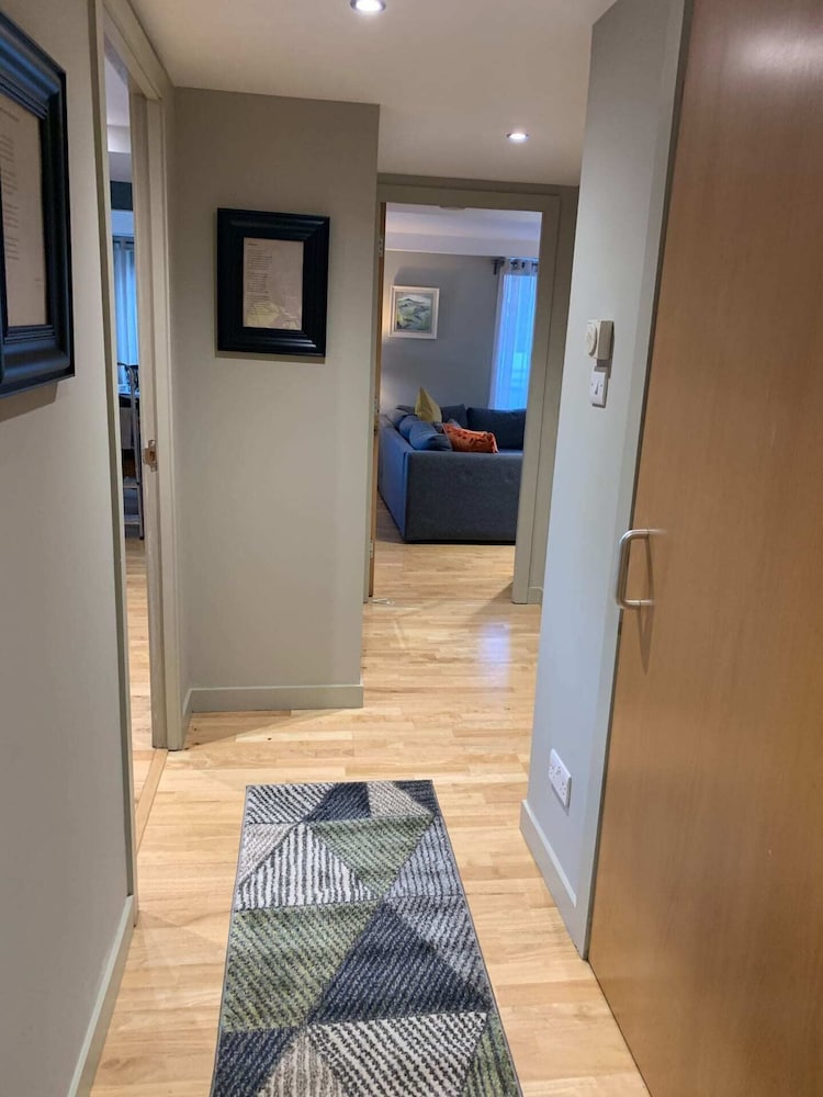 Bright, Modern Apartment - Royal Mile