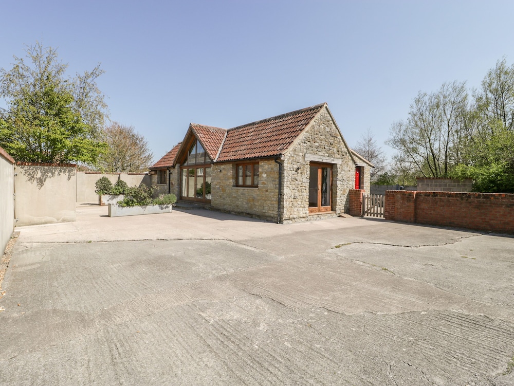 Shepton Mallet Vacations - The Stone Barn - Property Image 1