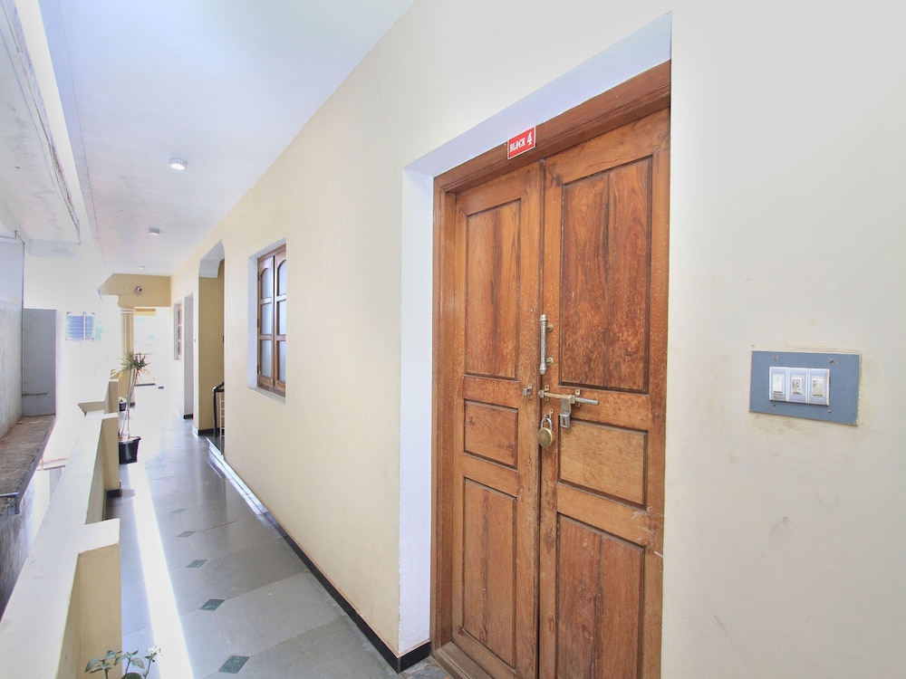 OYO 13597 Travel Stay Residency