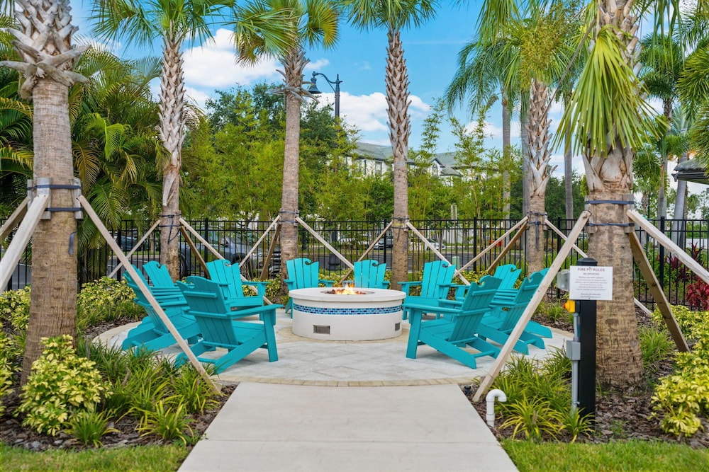 Beautiful Modern Vista Cay Condo, Near Parks-3025