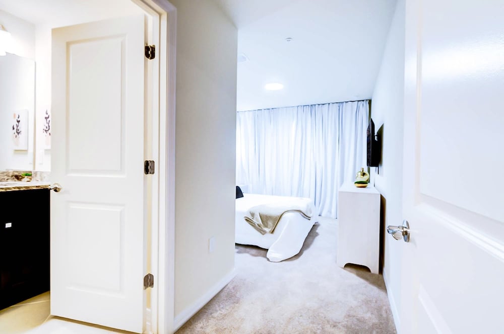 1259 Modern 5BD Family Home For Your Vacation