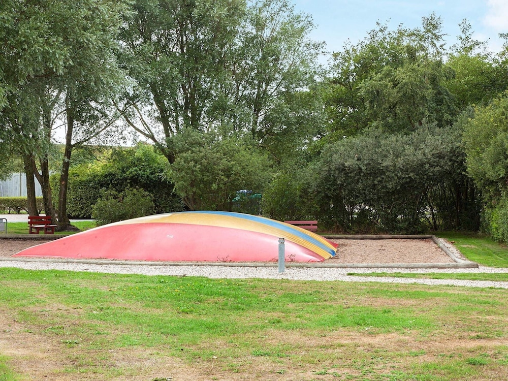 4 Person Holiday Home on a Holiday Park