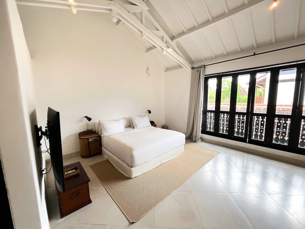 Lovely 2BR Villa Close to The Beach