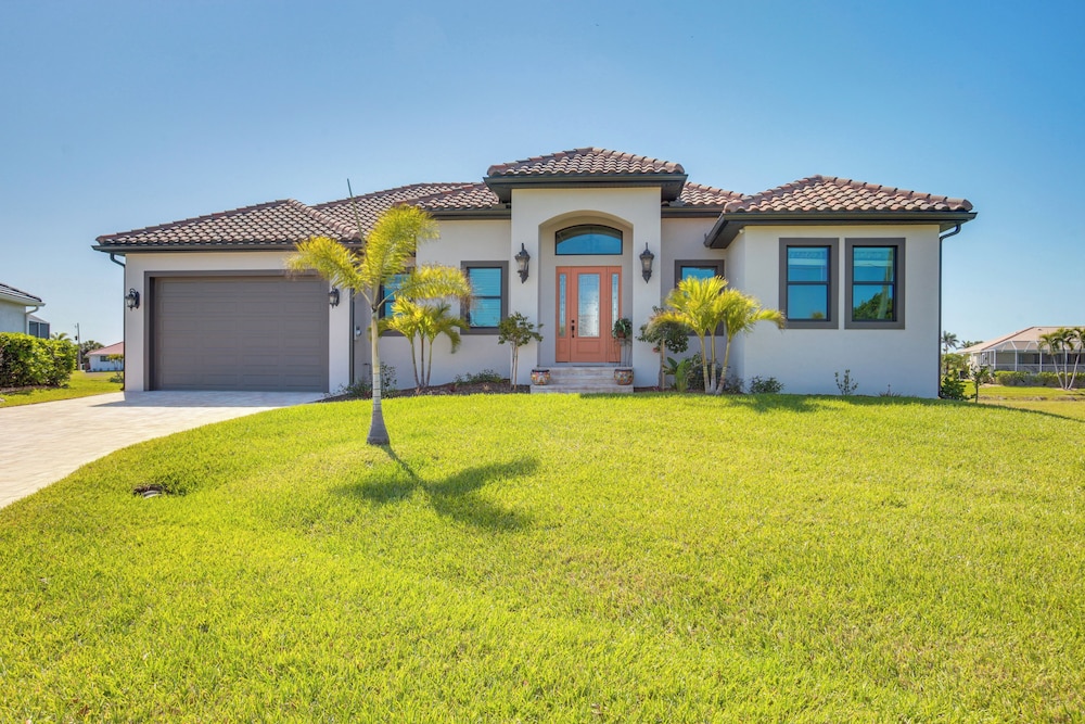 Home w/ Private Pool & Lake Views in Punta Gorda!
