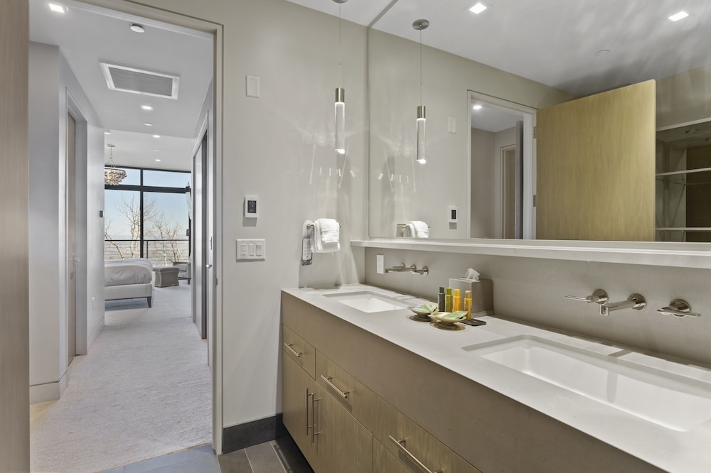 One Empire Pass Lodge at Deer Valley Resort - Three Bedroom Residence #504 3 Condo