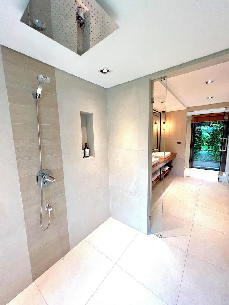 Villa Azure with Pool in Riverhouse