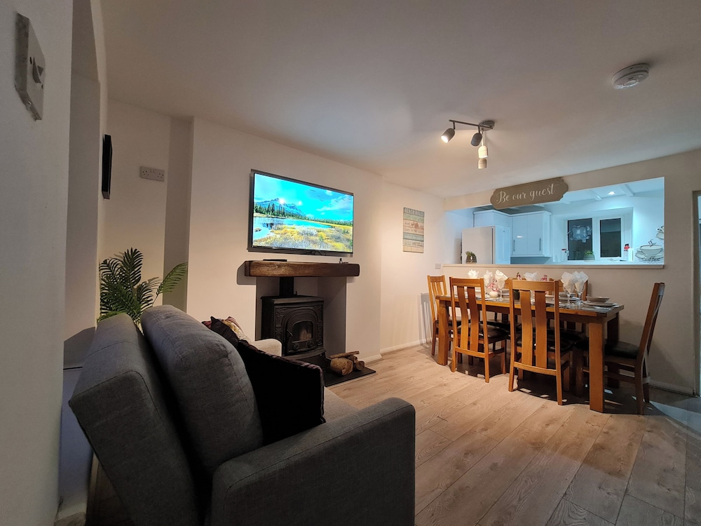Stunning Sea View Blue Haven in Penmaenmawr