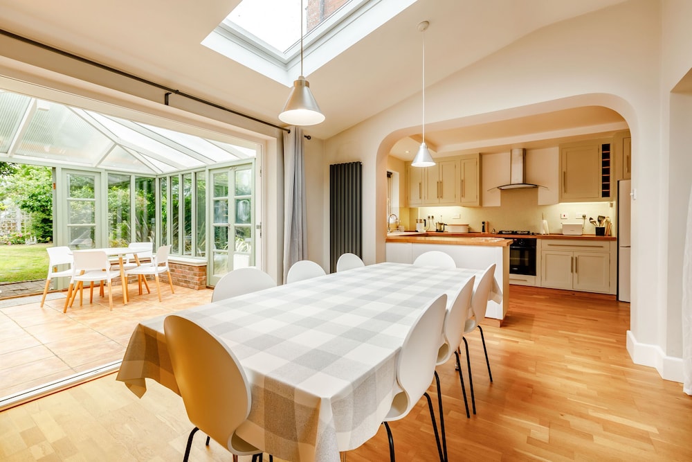 11 Beech Road