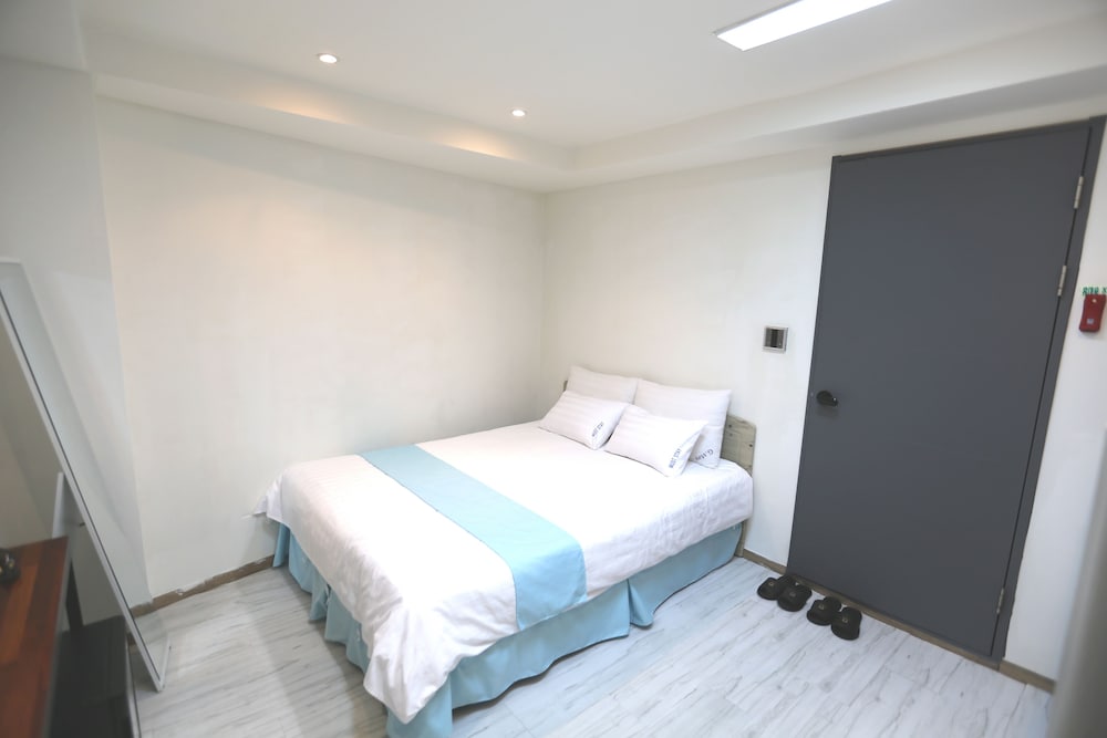Must Stay Hotel Myeongdong