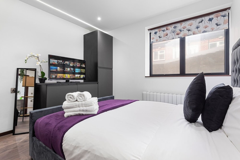 Bright Studio Retreat in Golders Green
