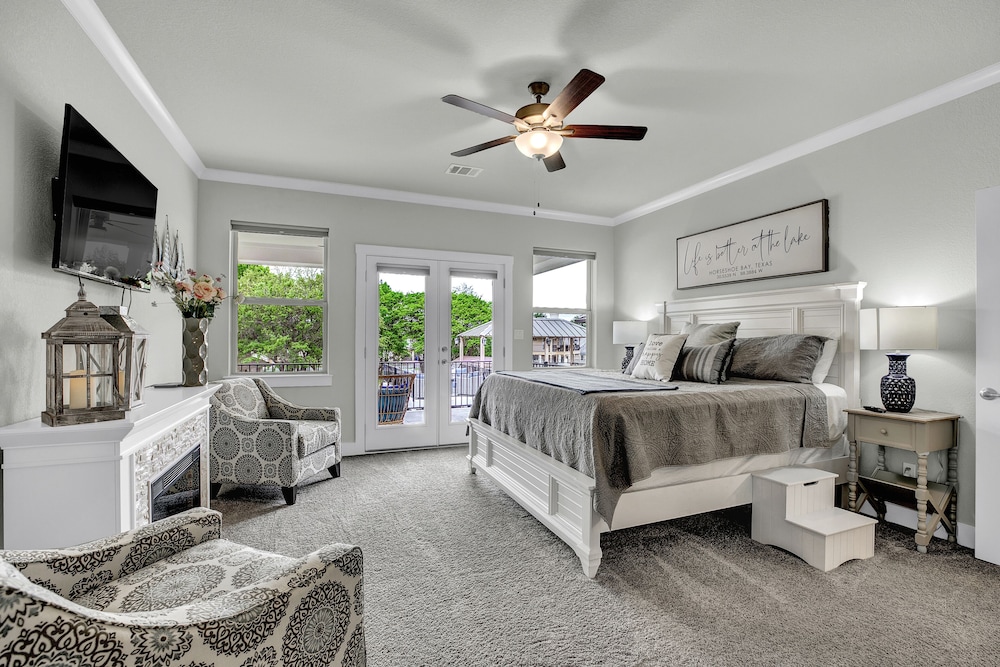 Stunning Luxury Home on Lake Lbj! - Property Image 27