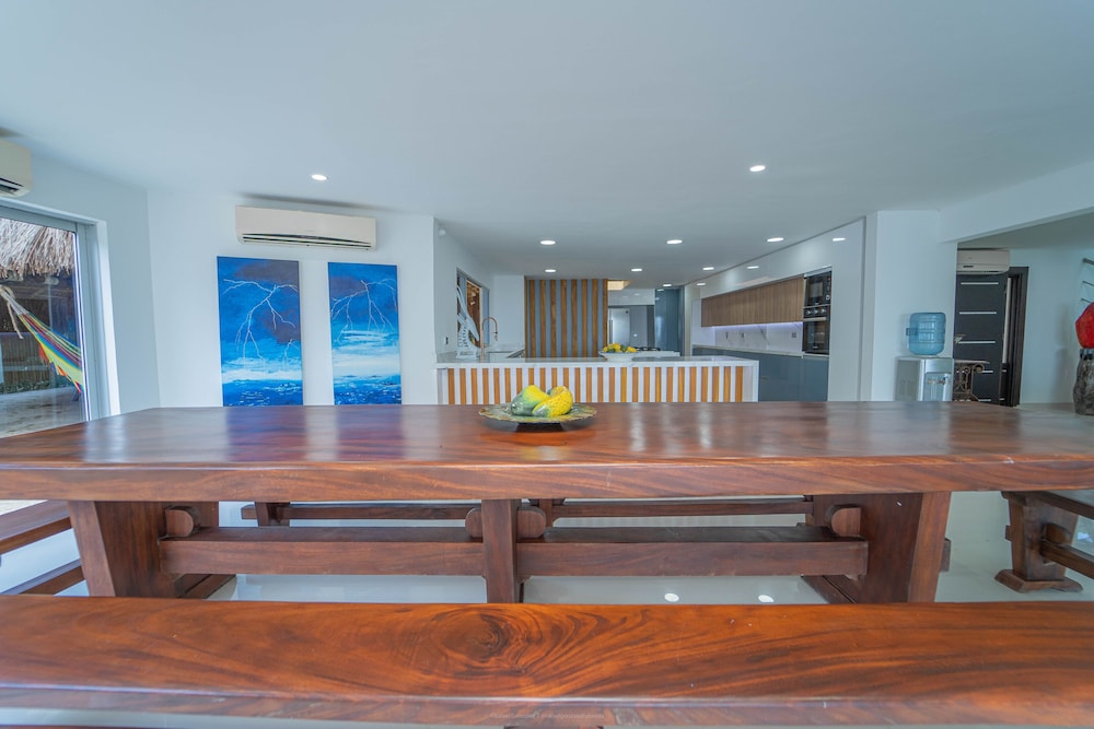 Villa El Francés 4BD WPool & Beach Front