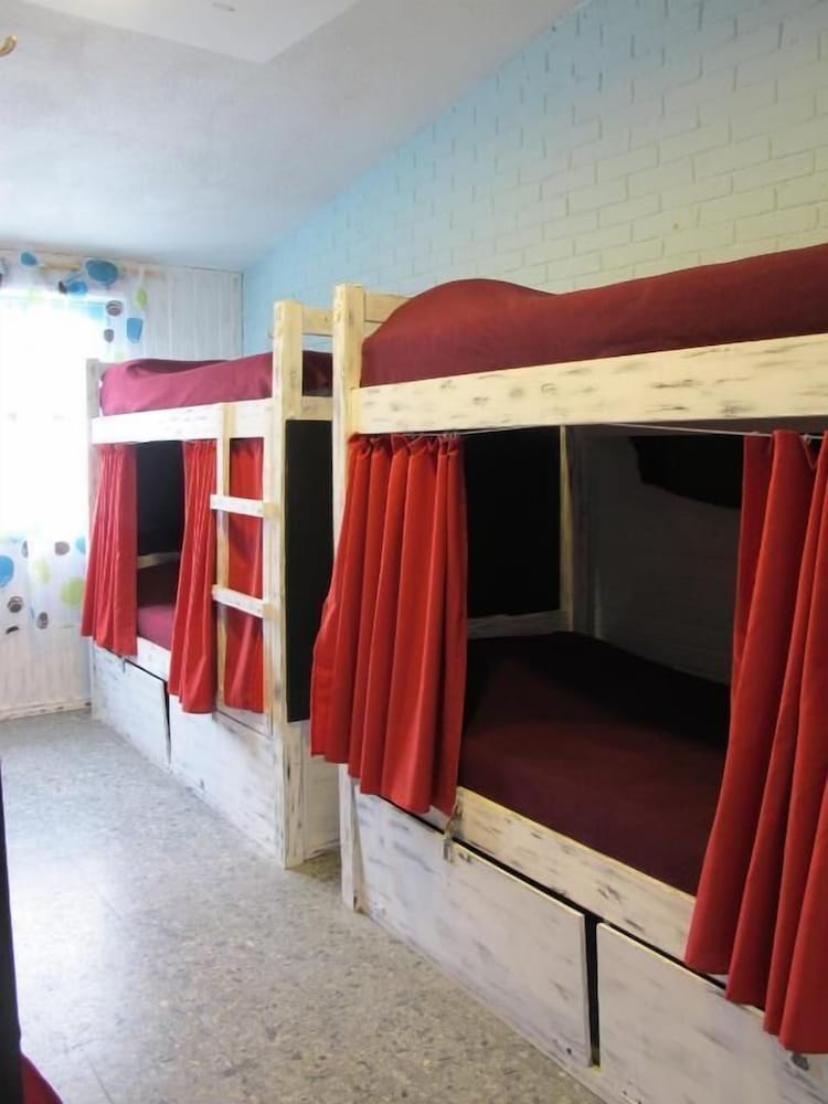 Pastora Suites & Hostel
