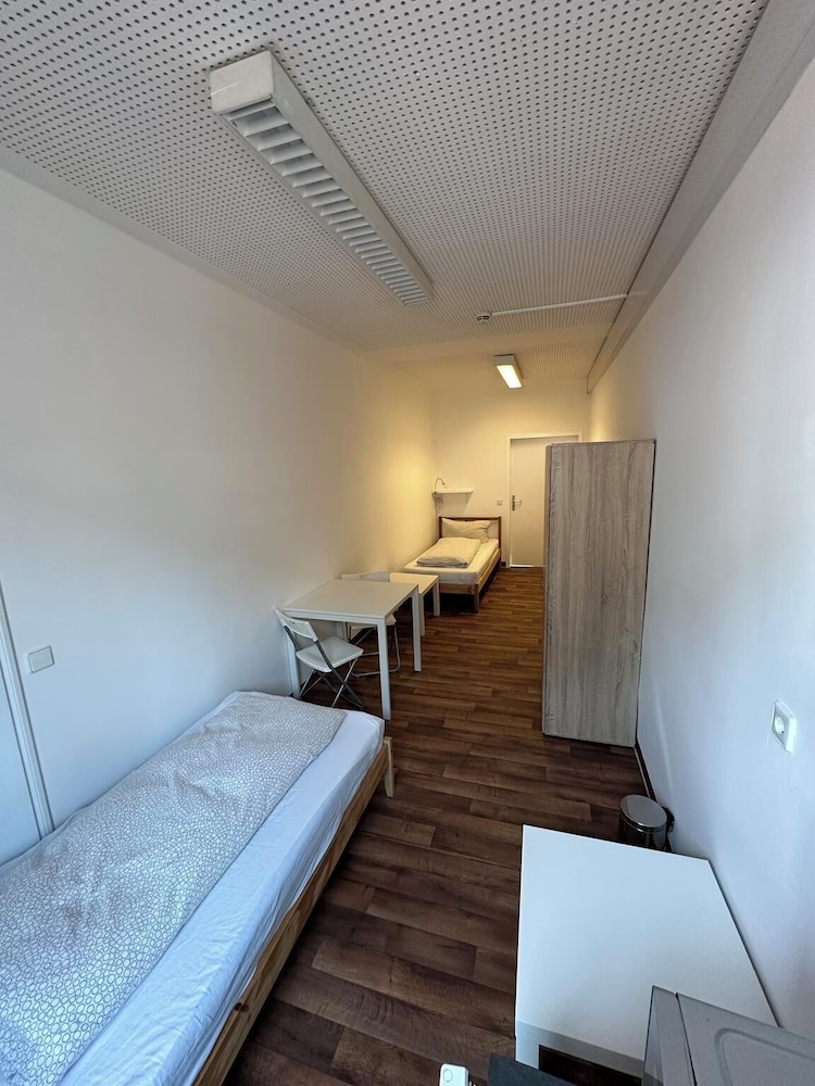 2-Rent Group Hostel Zimmer&Apartments GKP2