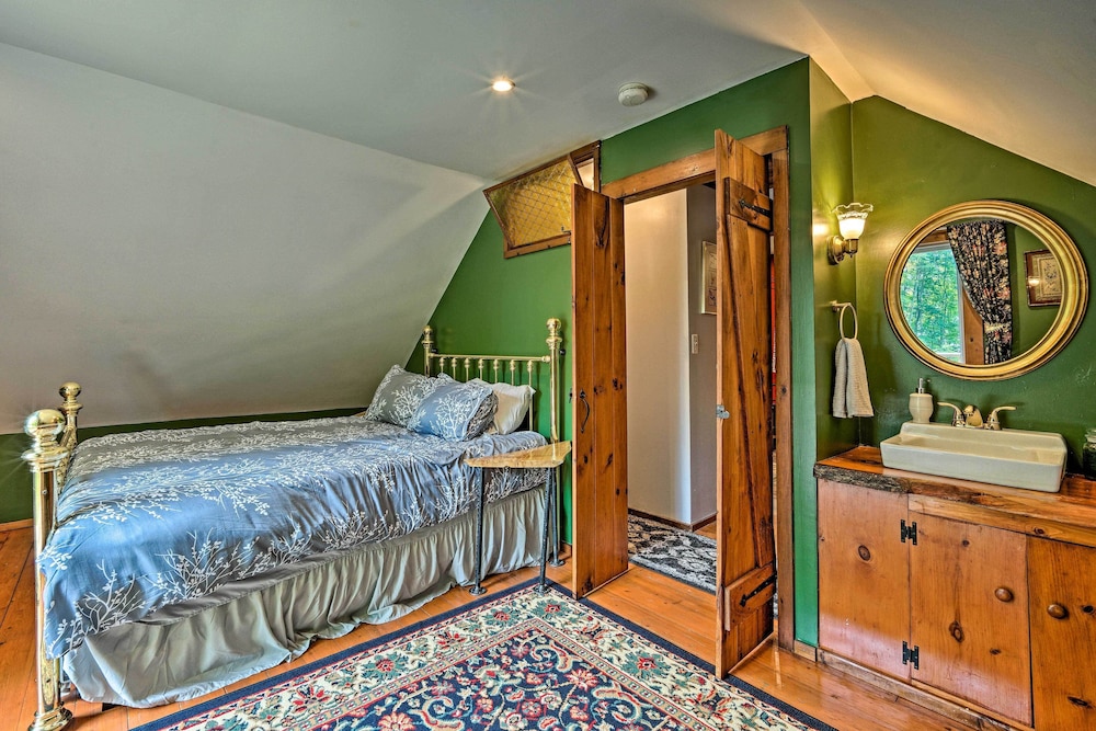 Cozy Treetop Hideaway Near Harriman Reservoir! view 4