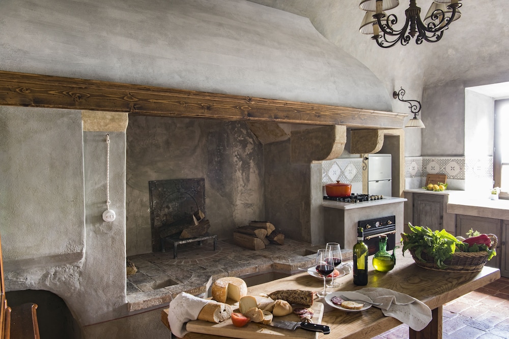 Borgo Pignano Volterra Tuscany