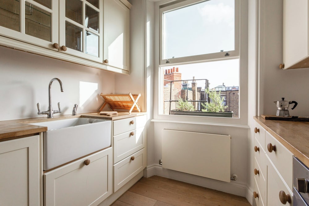 Cresswell Gardens IV by Onefinestay