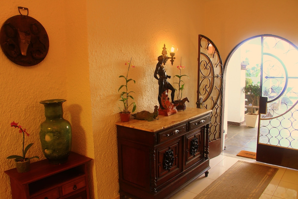 Casa & Mar Colonial