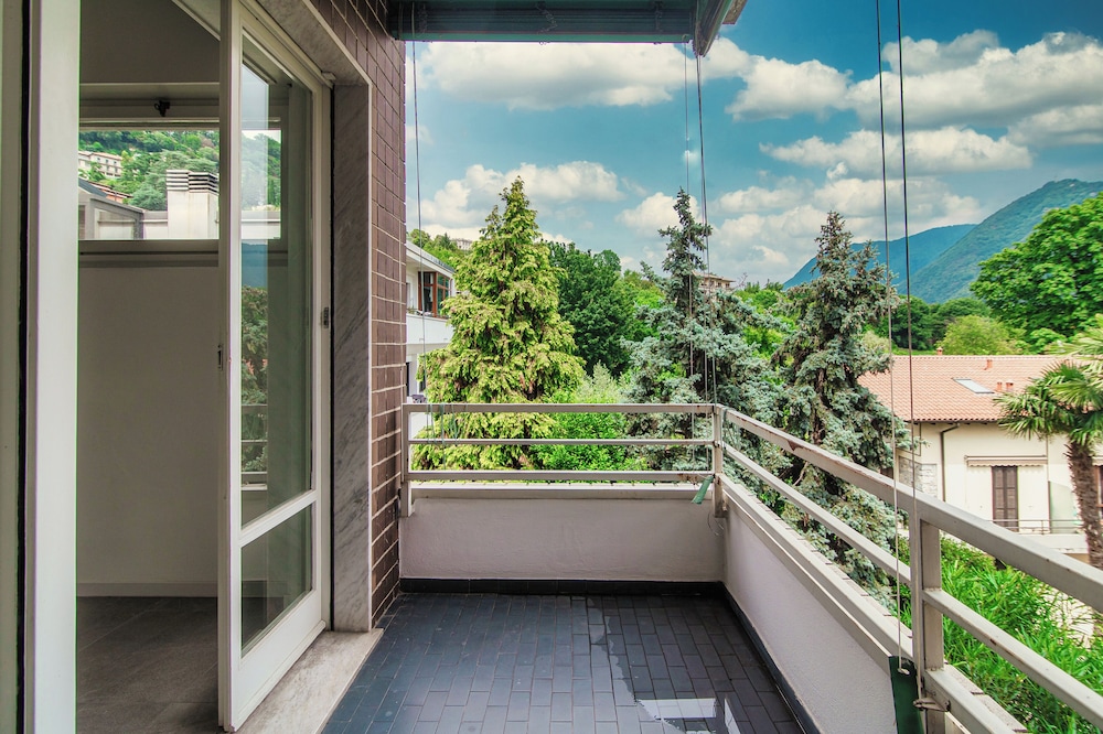 Stylish 2-Bedroom Apartment by Lake Como
