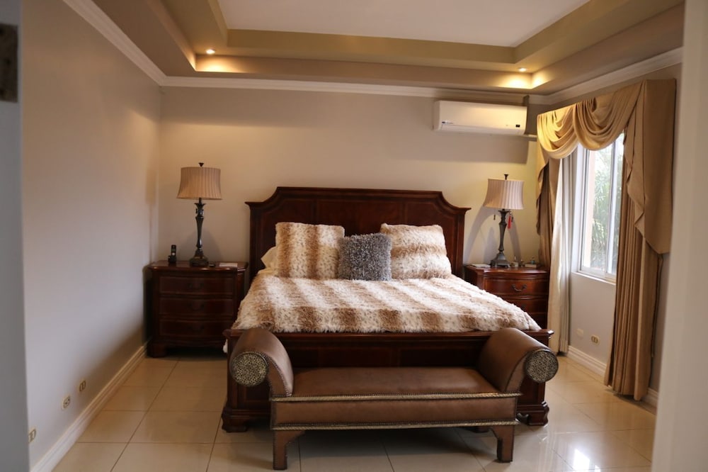 Deluxe Property in Cariari view 3