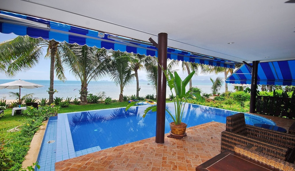 Beachfront Oasis With Private Pool and Jacuzzi on Samui's Bang Por Beach