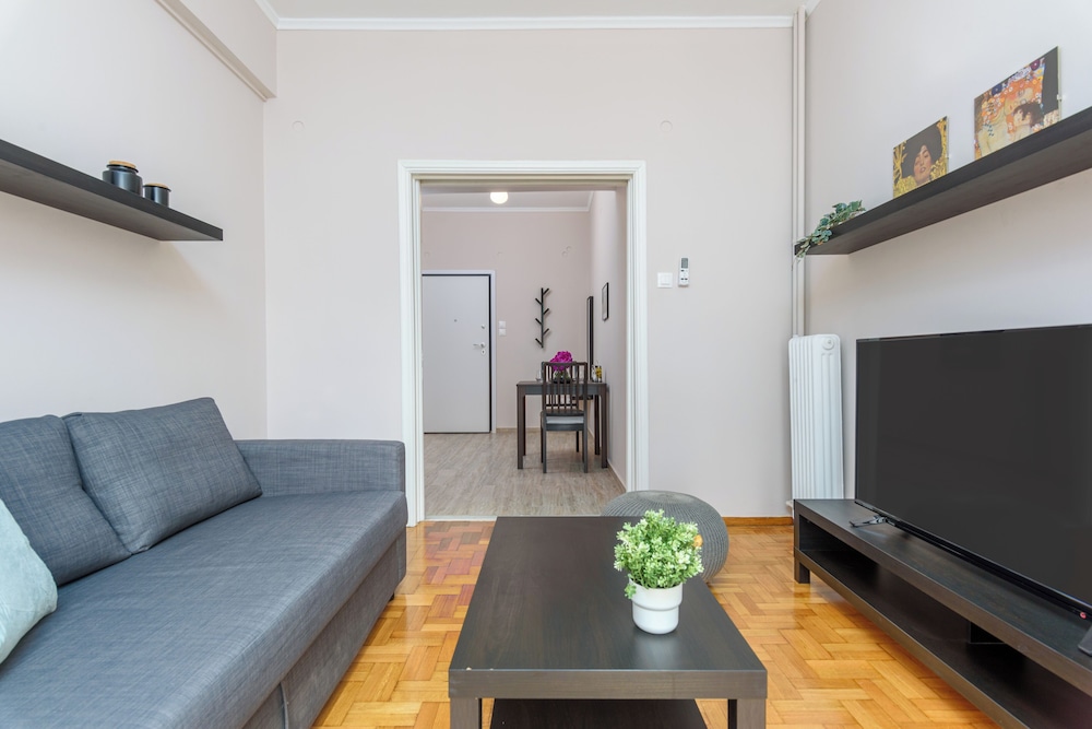 Selany's Chic Apt in the Heart of Athens