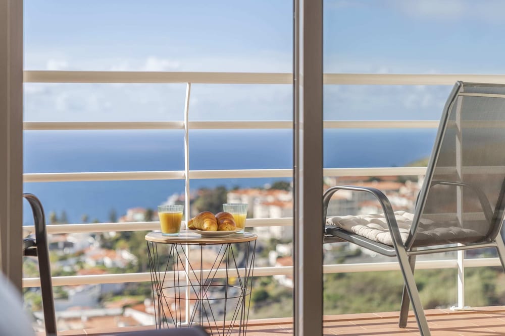 Apartment With Balcony and sea View - Garajau VI