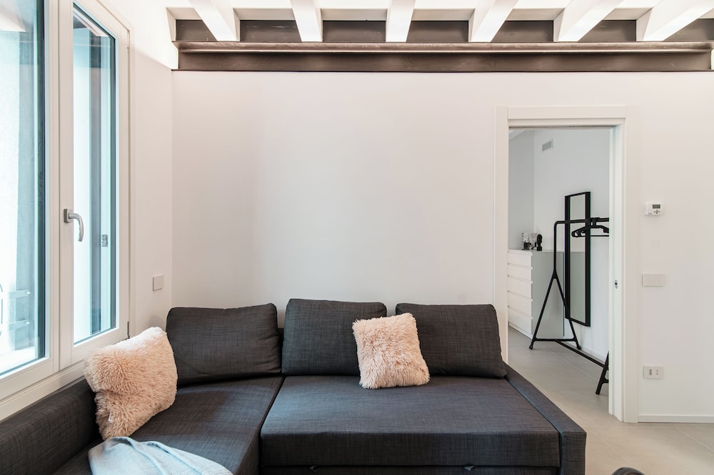 Suite JOIVY Lake 11