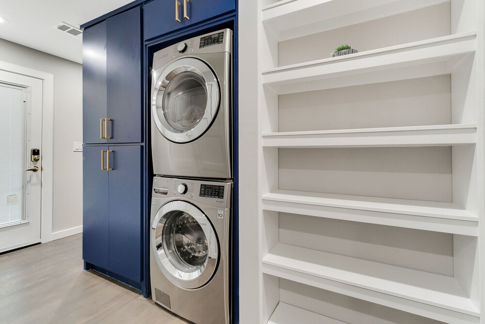 Emerald Indigo House Pet Friendly