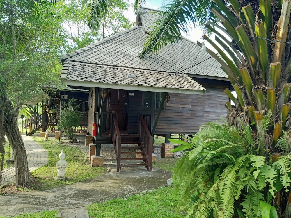 The Forest Hill Cafe & Homestay