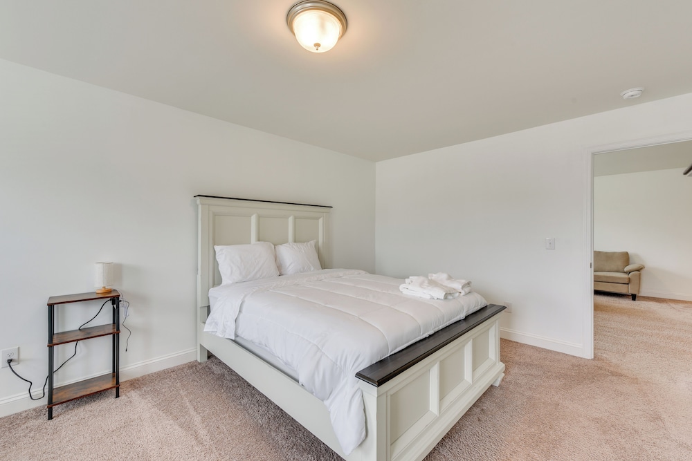 2 Mi to Historic Dtwn Belmont: Family Gem w/ Patio