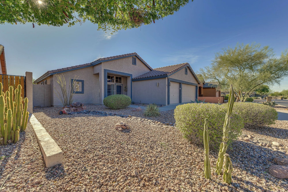 Gold Canyon Superstition Foothills Retreat w/ Pool view 4